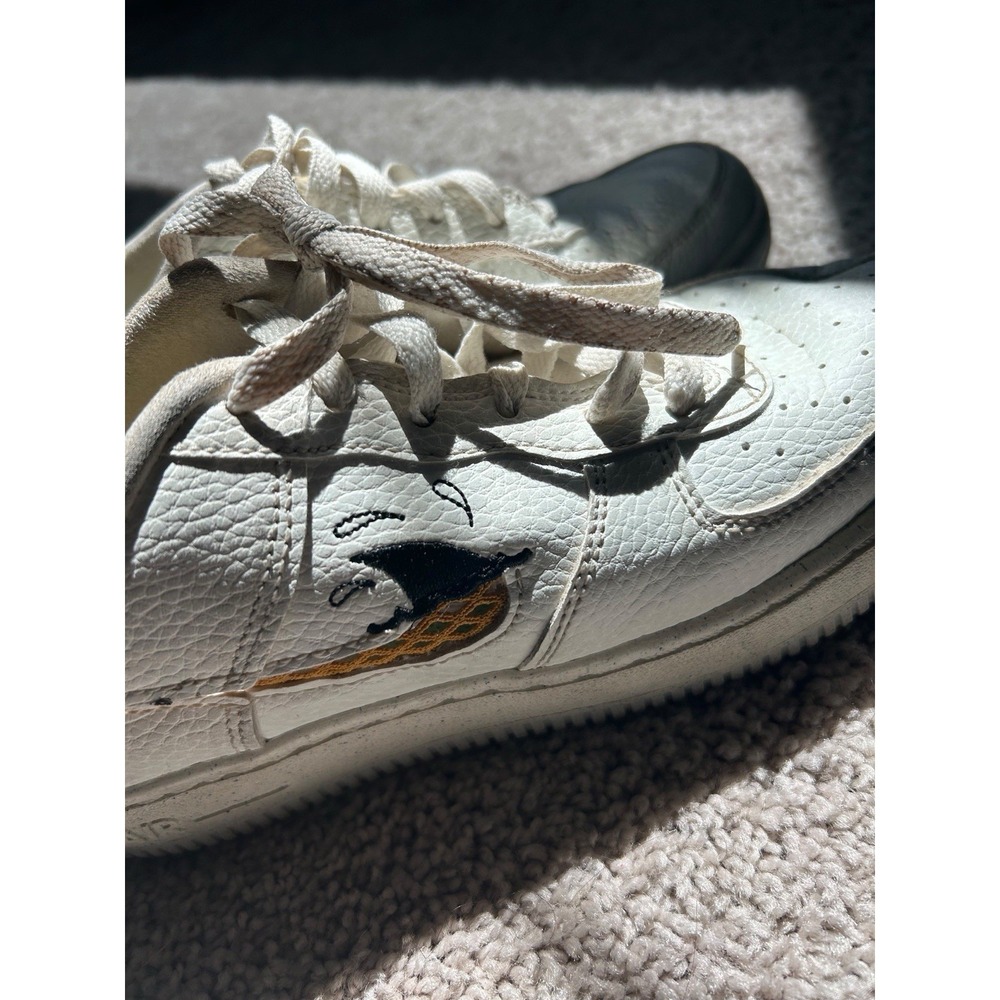 Nike Air Force 1 Low Sun Club Shark Fin Kids Sz 5.5 White DM0117-100 Sneaker - Picture 2 of 11